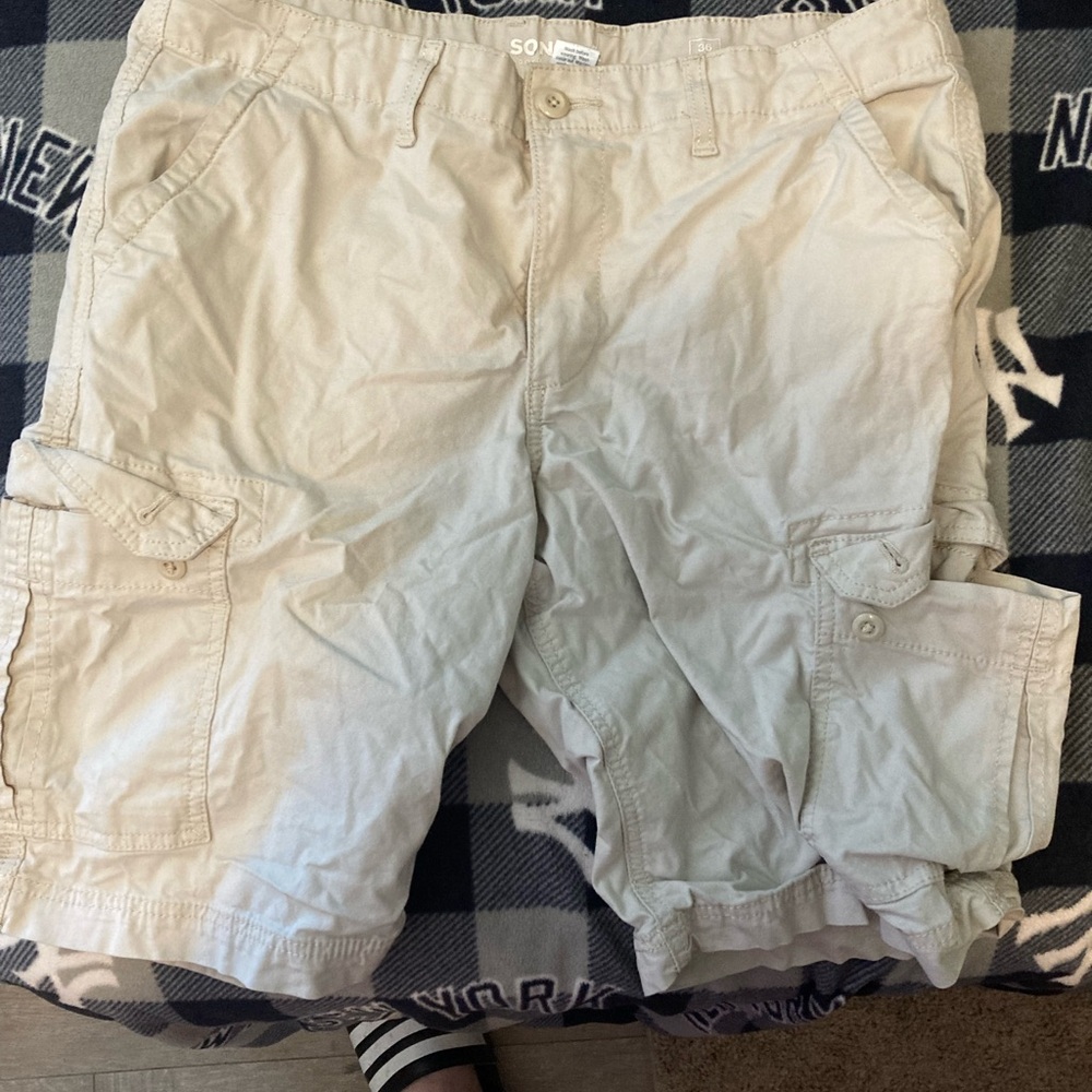 Men’s cargo shorts